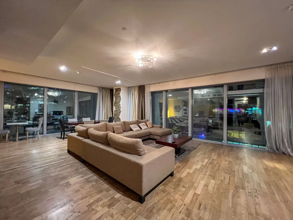 Угловые 3-комнатные апартаменты в Москва сити на 52 этаже