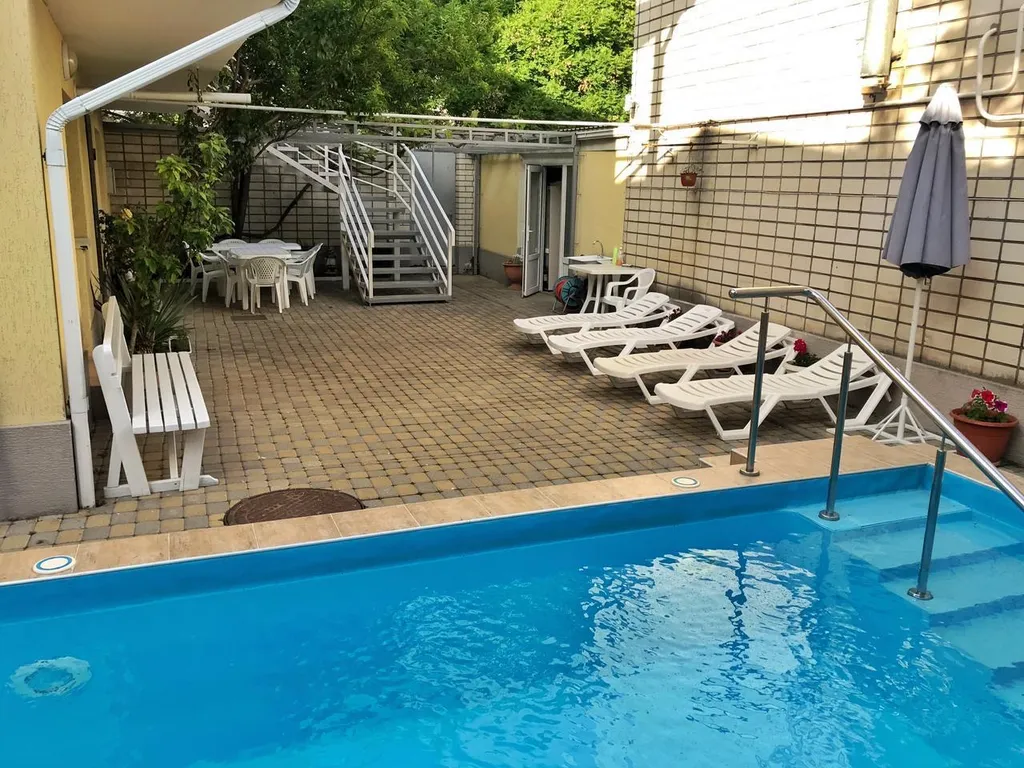 Коттедж Гостевой дом с бассейном — аренда посуточно в Анапа