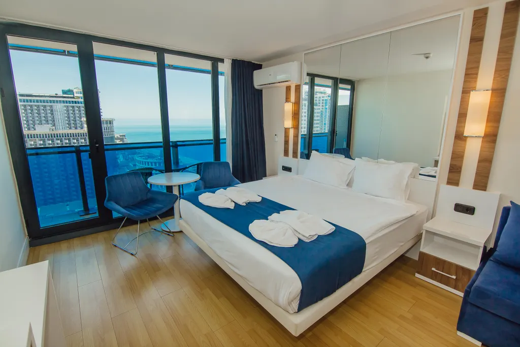 Студия с видом на море