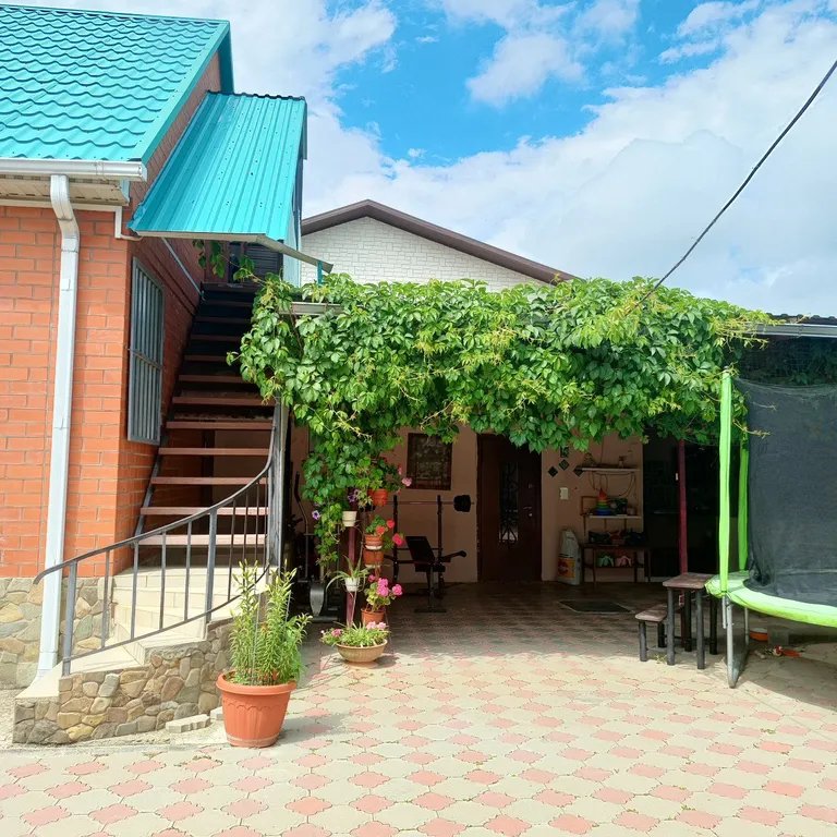 2 комнатный номер со своей кухней, кондиционером, телевизором, душем