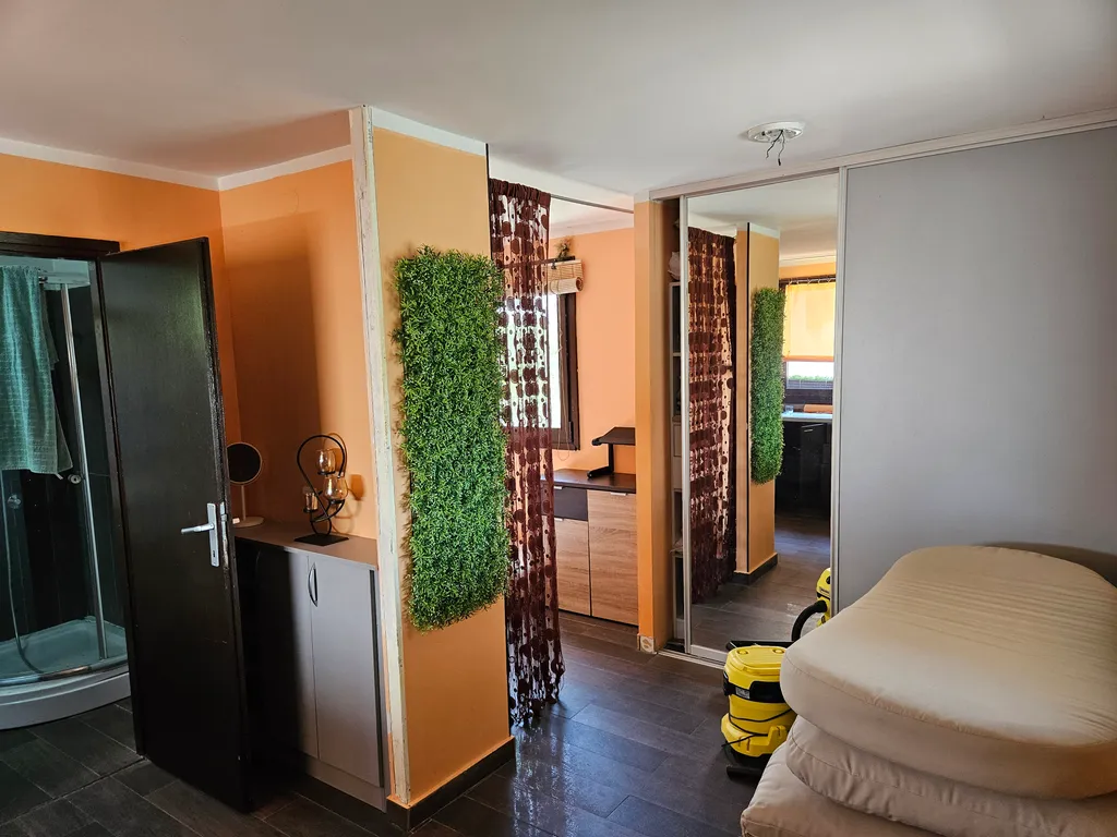 MonteBar2 часть дома на втором этаже с отдельным входом