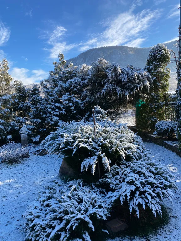 Уютный домик с видом на горы, в самом центре Гуамки