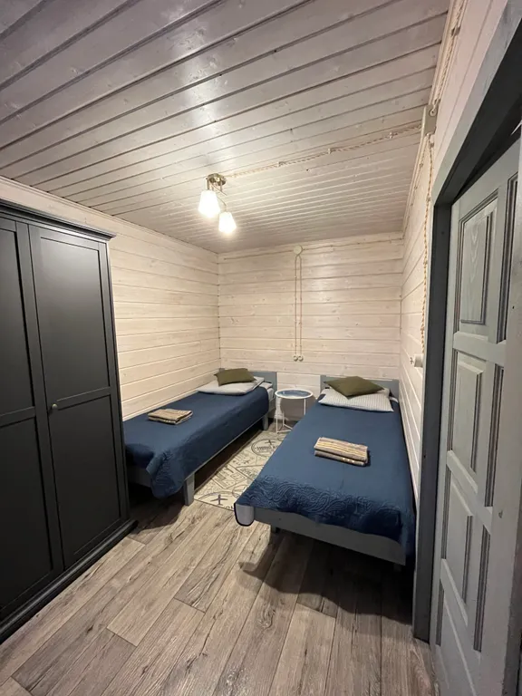 Благоустроенный дом на индивидуальной территории с видом на Байкал