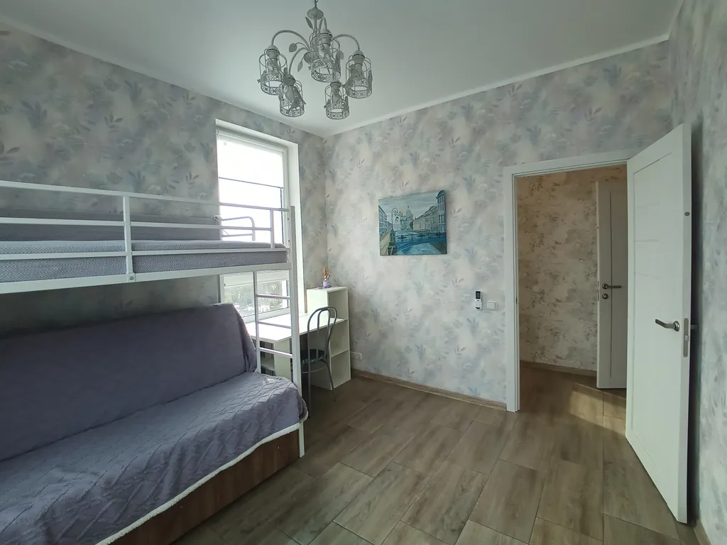 Свежая двушка в шаге от метро