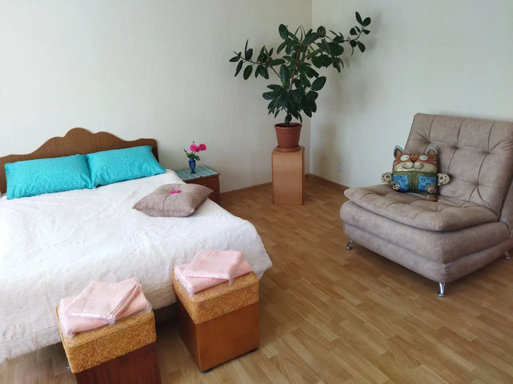 Просторная двухэтажная квартира на площади Возрождения