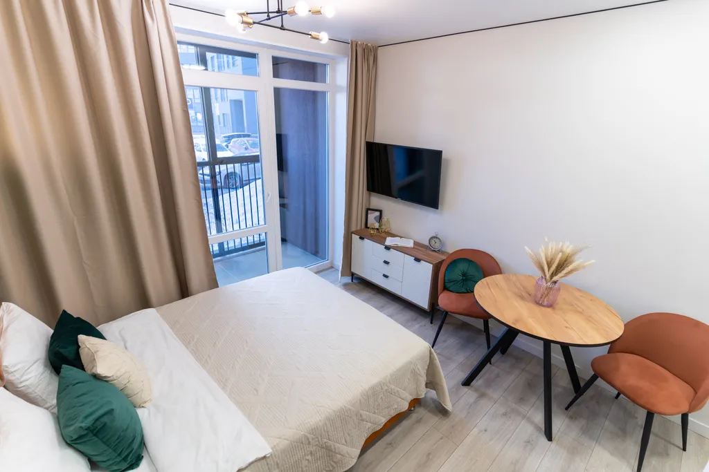 Квартира Квартира Яркая студия с балконом для пары — Екатеринбург