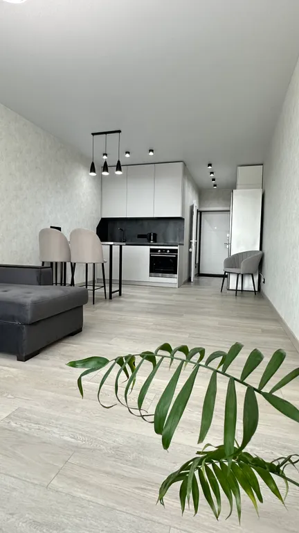 Уютная современная квартира-студия с большой лоджией — аренда посуточно в Архангельск