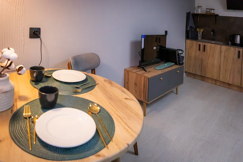 Уютная студия с видом на сосны