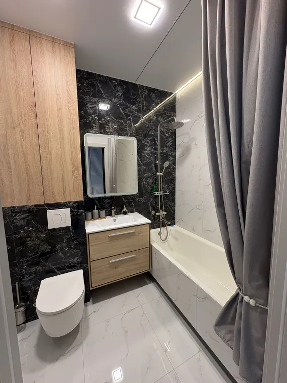 Уютная, новая квартира в центре города