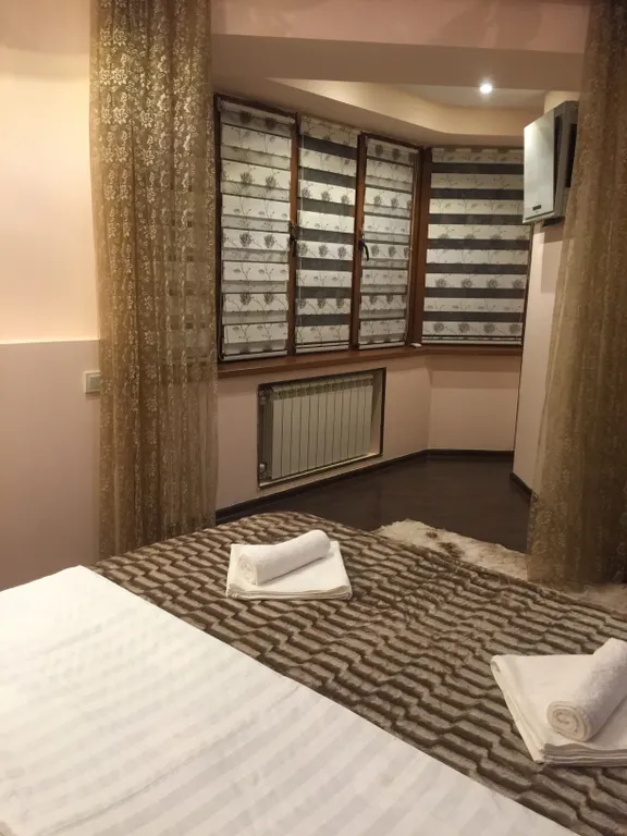 Уютная 3-х комнатная квартира у фонтана в центре Алматы