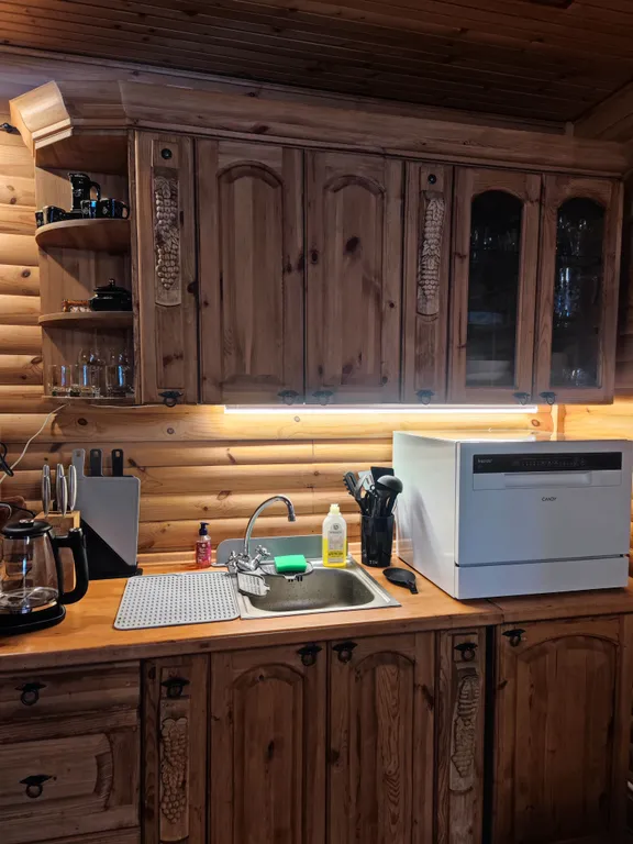 Дом с прудом