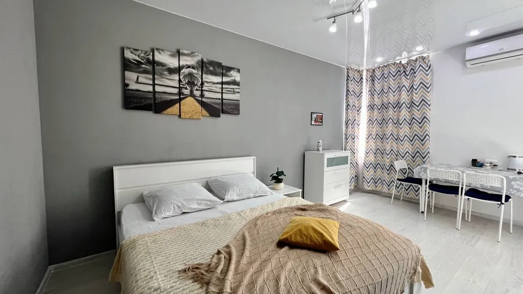 Квартира Студия в центре с хорошей звукоизоляцией — аренда посуточно в Астрахань