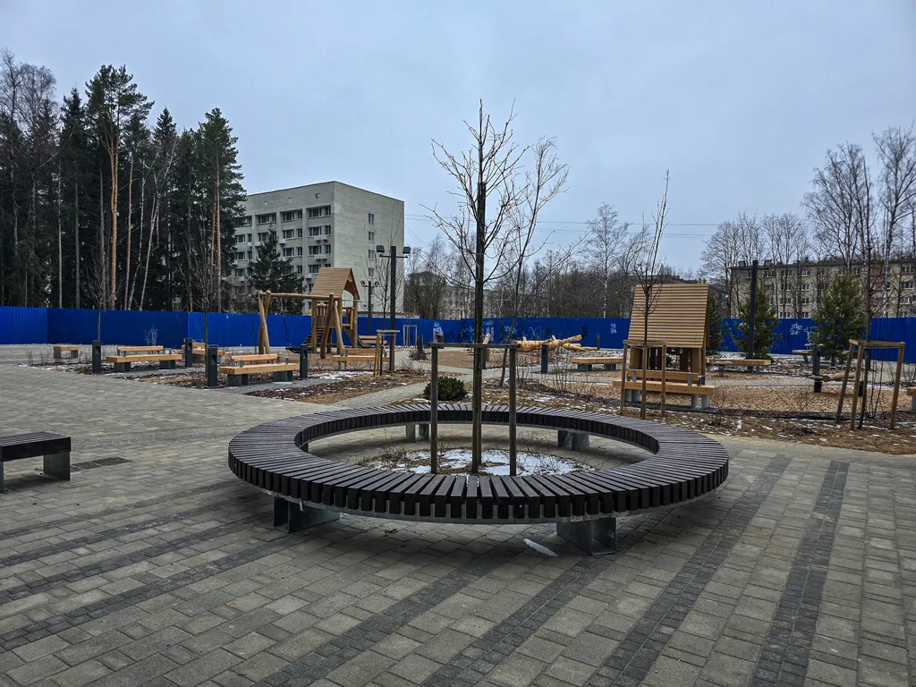 Уютная евродвушка с кроватью и диваном