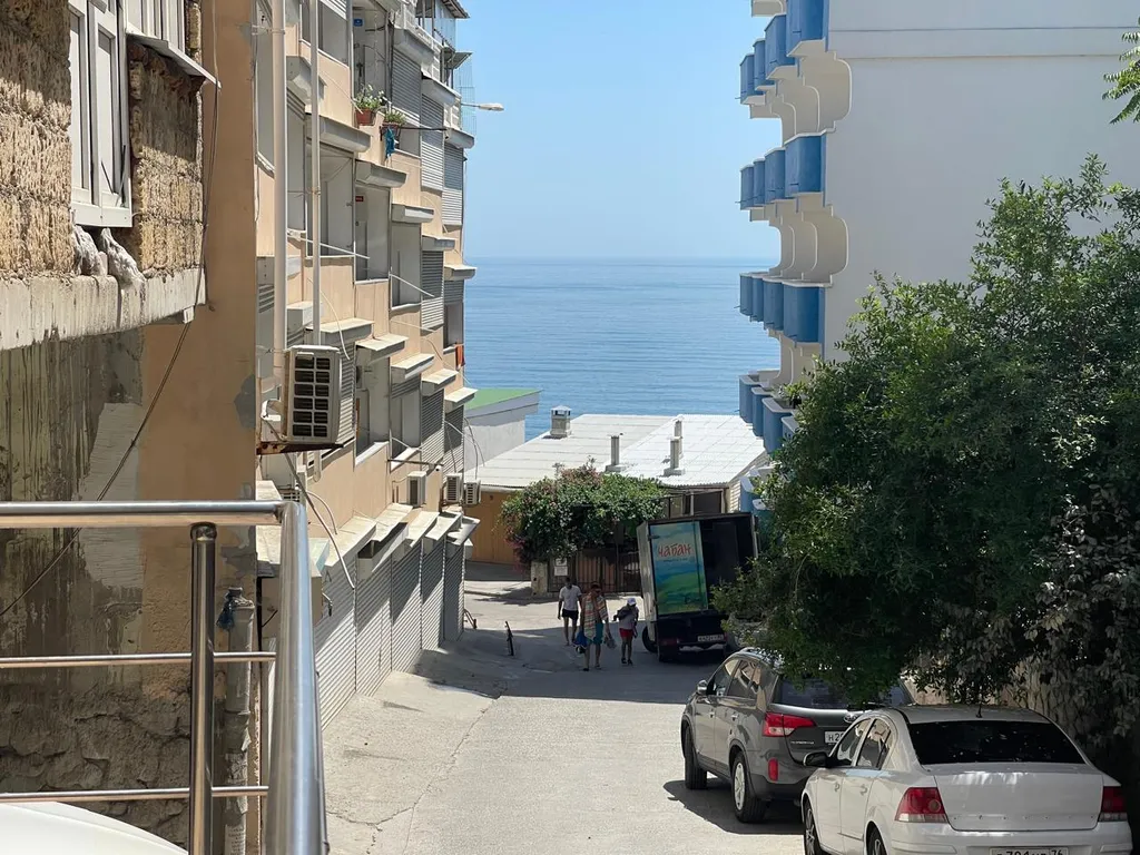 Студия на берегу моря