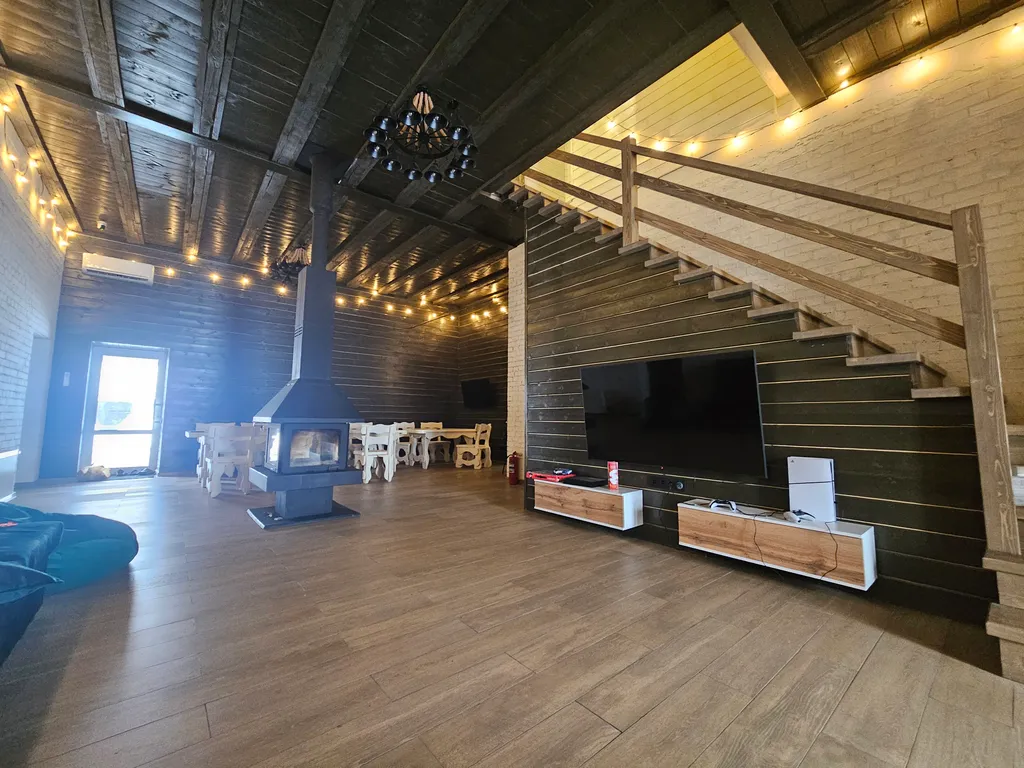 Дом с баней и камином для большой компании