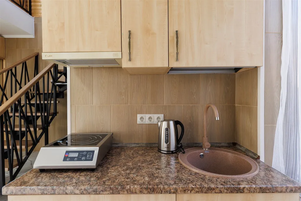 Двухэтажный коттедж, бассейн