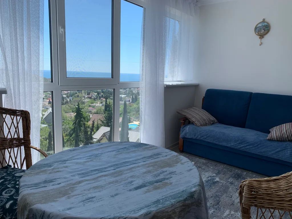 Семейный номер с видом на море