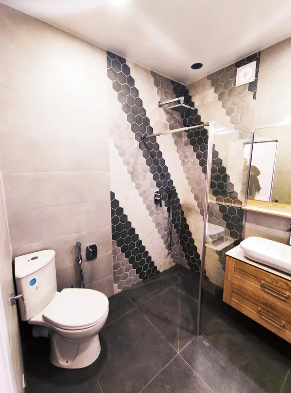 Коттедж в миндальной роще с бассейном