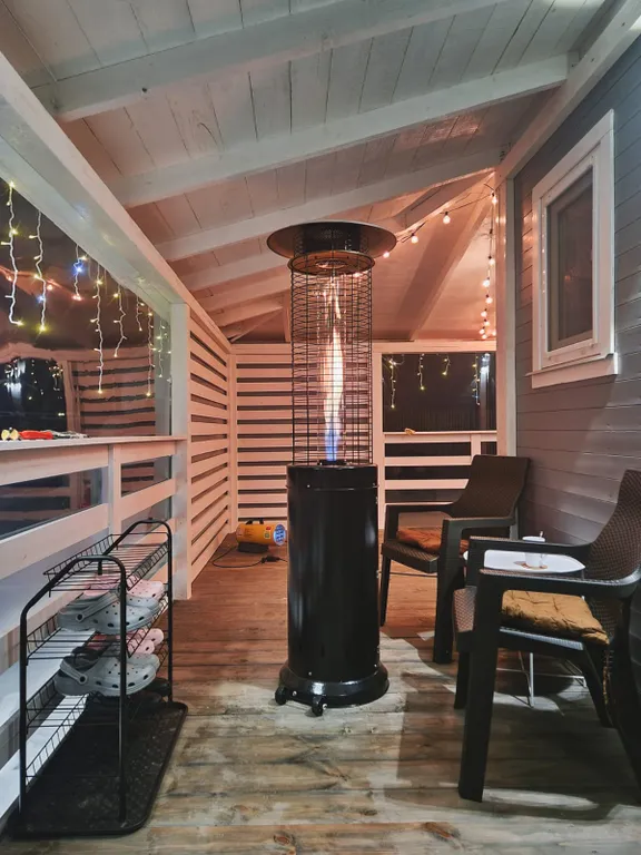 Дом-баня с большой верандой и массажной кроватью