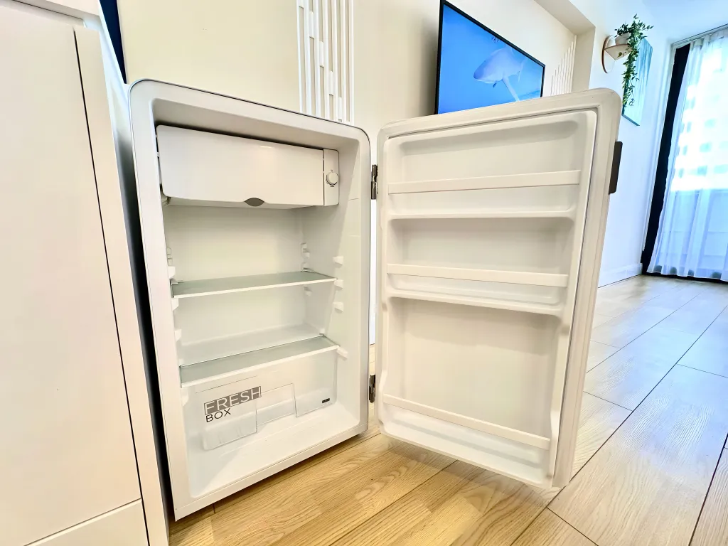 Романтичная и чистая студия с видом на море