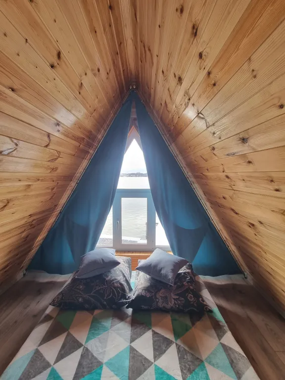 Новый дом у озера с прекрасными видами