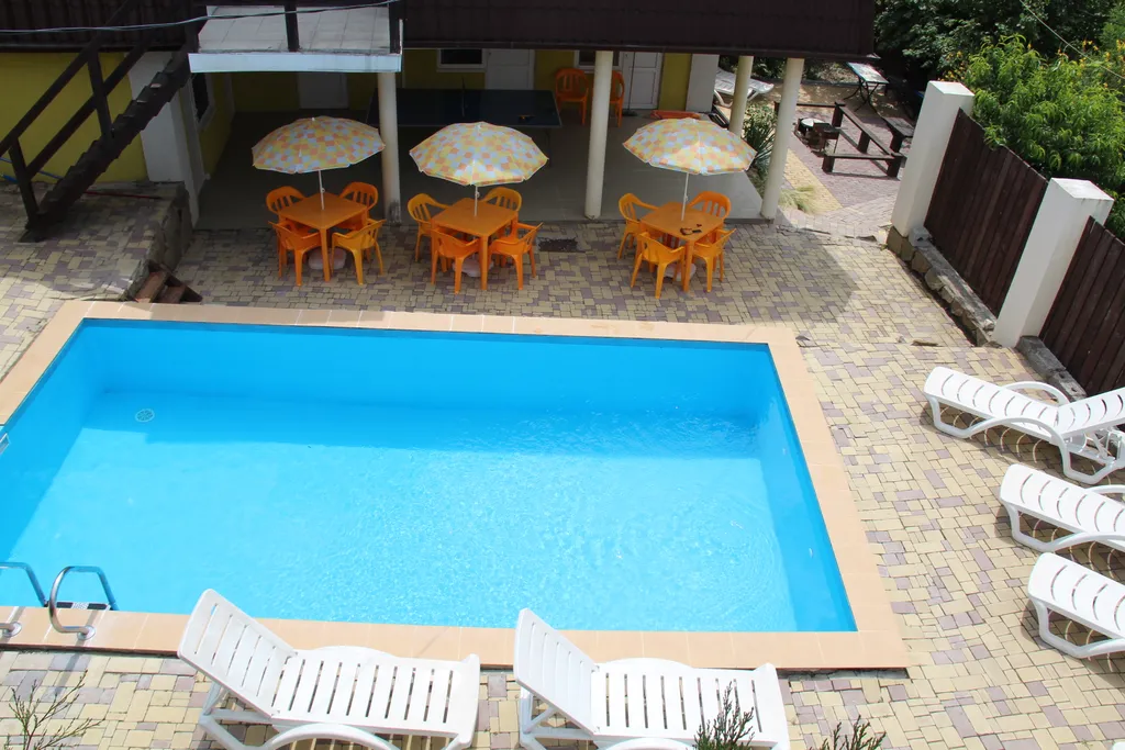 Дом с подогреваемым бассейном и сауной с видом на море