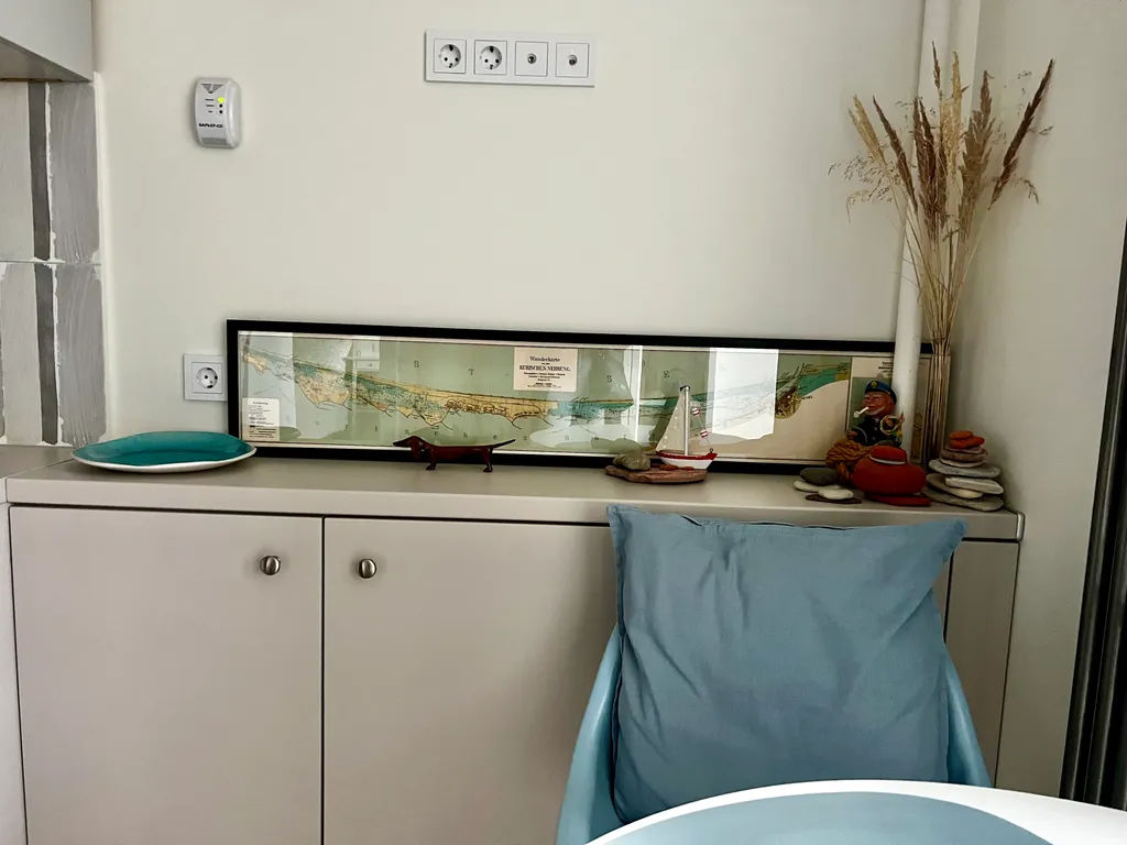 Современная уютная квартира около моря