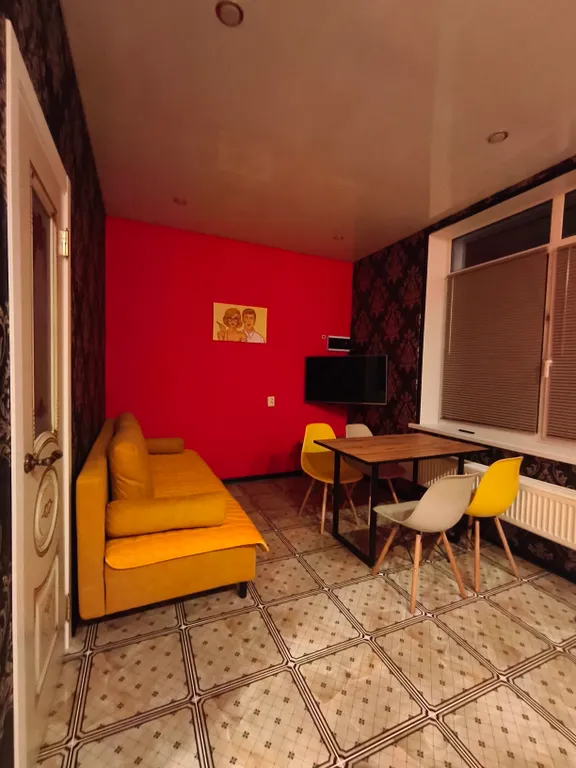 Яркая квартира в 800 метрах от Замкового моста