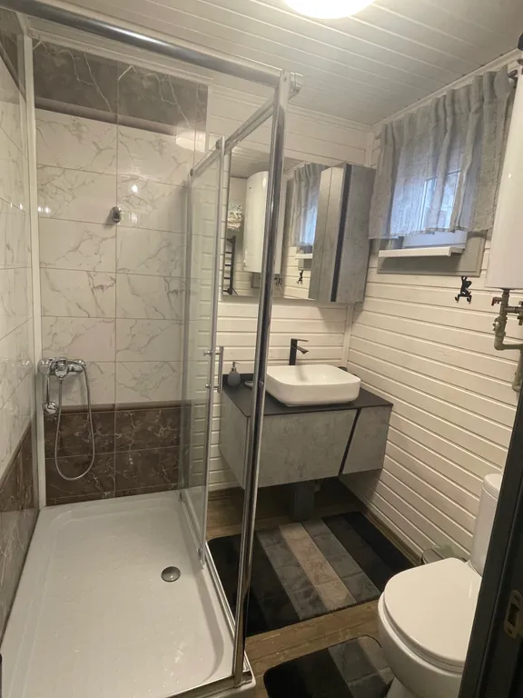 Домик с видом на горы