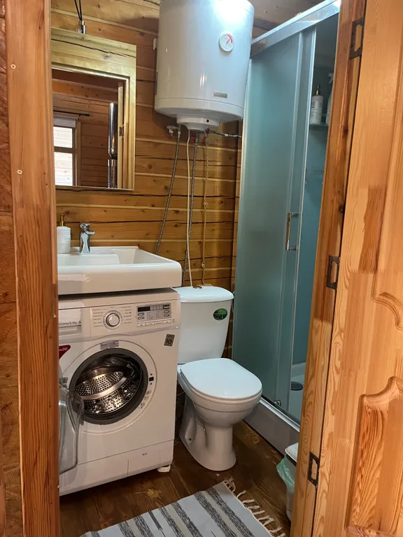 Дом лесника с видом на горы