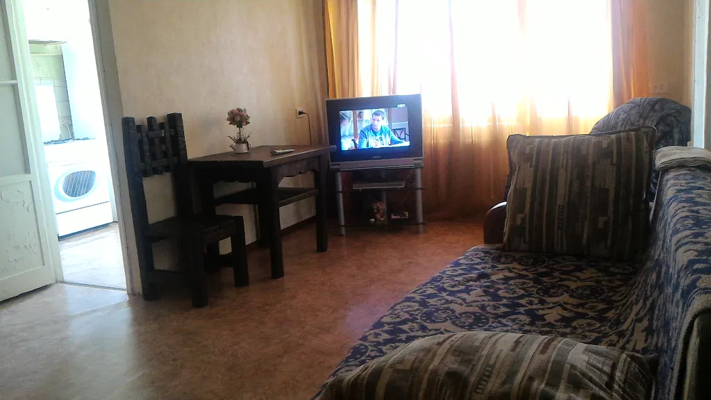 Экономная двухкомнатная квартира на Госцирке до 8-10 человек — аренда посуточно в Уфа