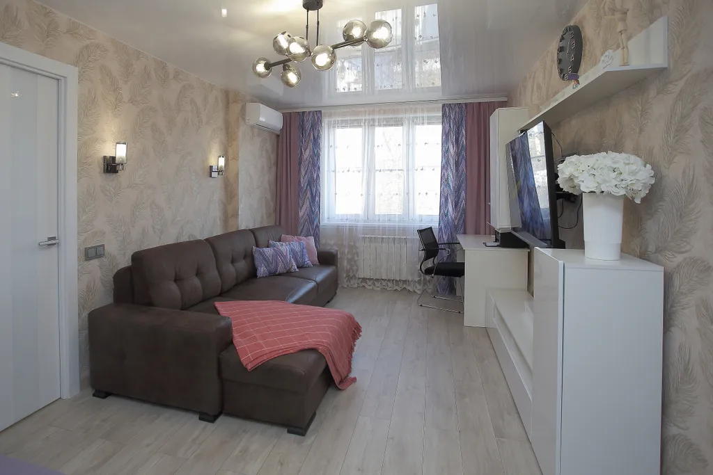 Апартамент в новом доме у метро Заречная в 20 минутах от центра