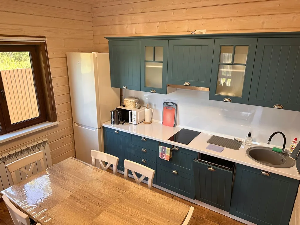 Тёплый коттедж на первой линии озера Волго