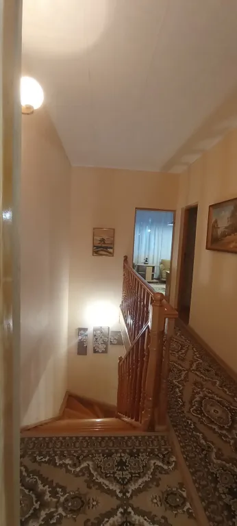 Уютный просторный дом с камином электрическим