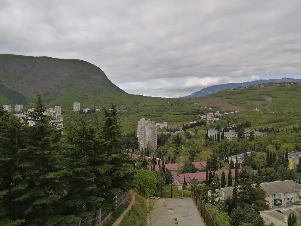 Хорошая квартира с видом на горы