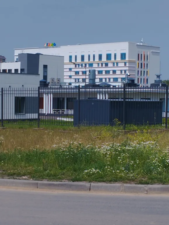Светлая евротрешка рядом с РКБ, ДРКБ,термальным комплексом ПЛЯЖ