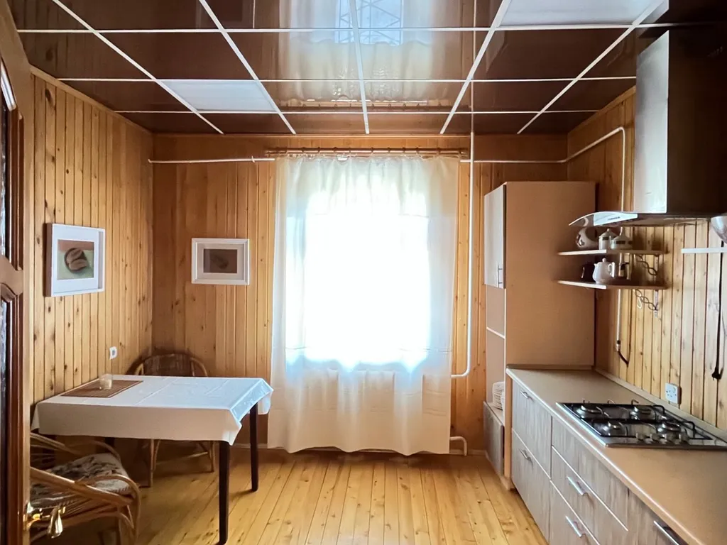 Уютный дом с камином