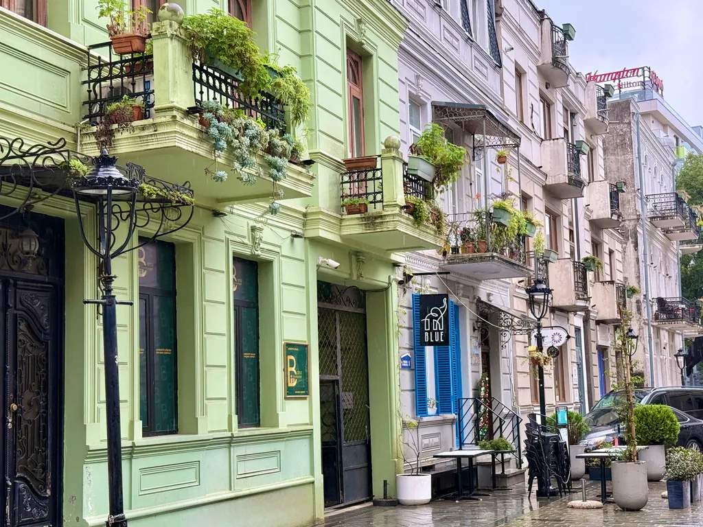 Persimmon, europe square - historic city center