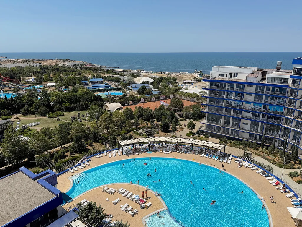 Апартаменты Двухкомнатные Акваделюкс с бассейном и видом на море