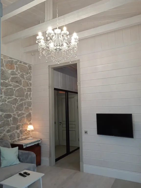 Саммер Холл - Дача Аракина