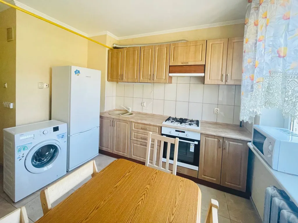 Чистая светлая комната в 3х комнатной квартире