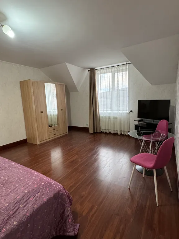 Шикарная квартира у центрального входа в парк