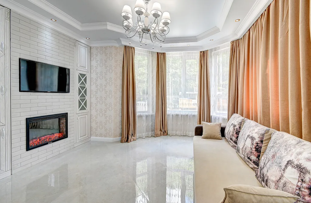 Коттедж с бассейном возле леса