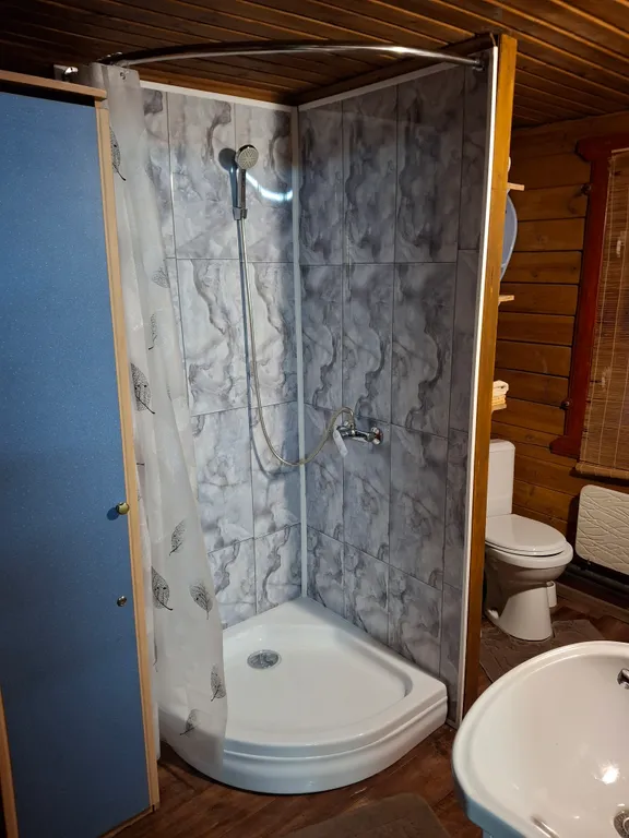 Дом с баней на территории частного домовладения