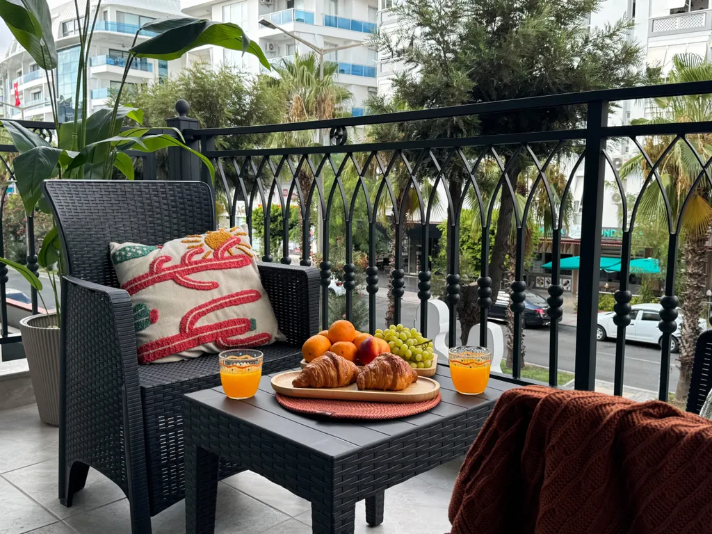 Elize апартамент, море и ритм города