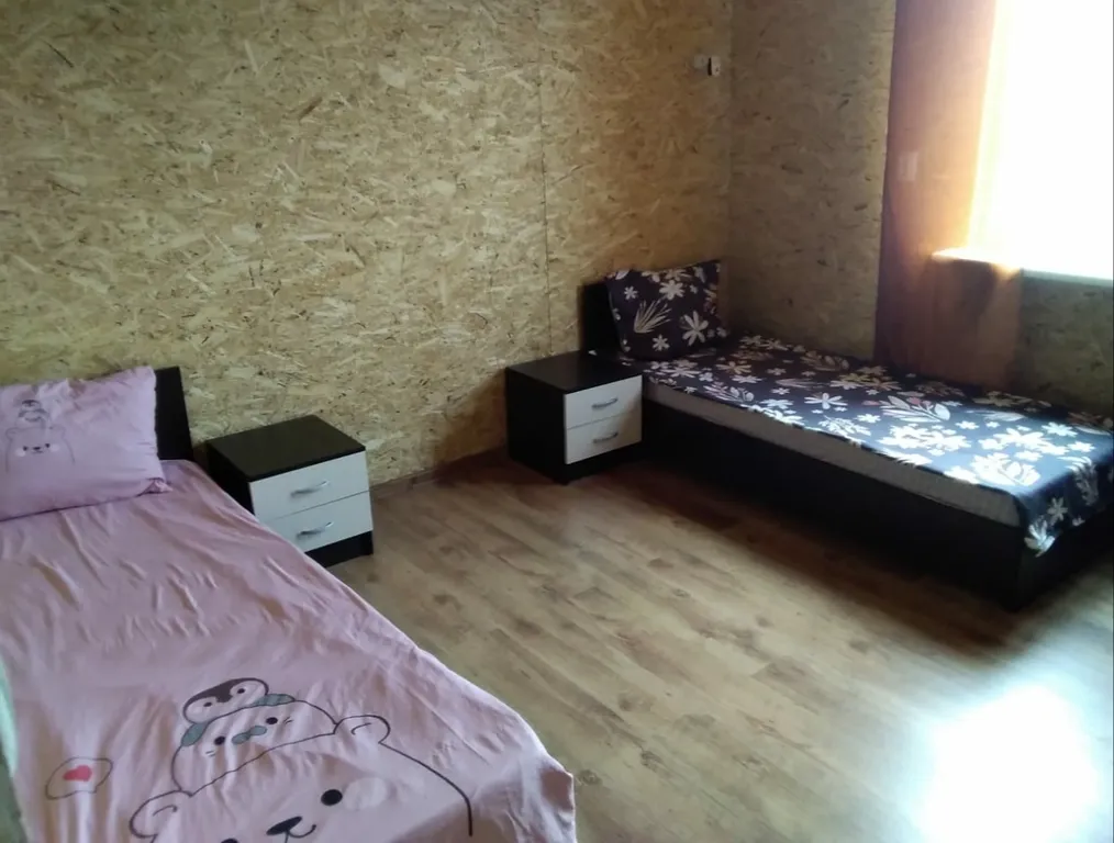 Уютный дом, 850 метров от моря. Малое скопление людей на пляже.