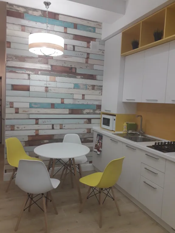 Евро-студия с видом на море, в центре Адлера