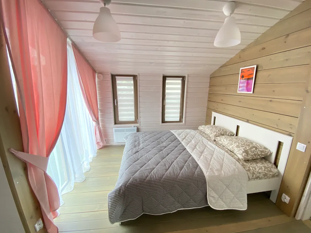 Dubldom Лисичкино у реки