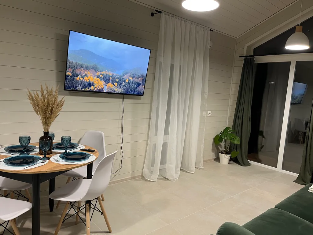 Стильный Барнхаус в окружении леса с сауной и сибирским банным чаном