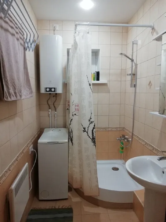 Дом в дубовой роще у реки